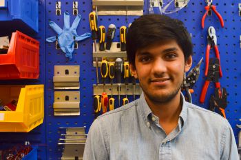 Summer student Usama Zulfiqar in the quantum systems and devices lab