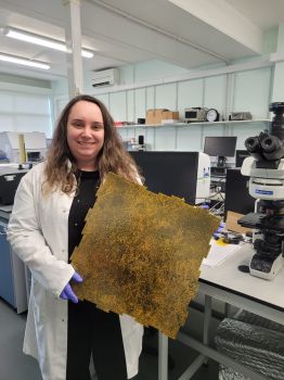 Dr-Aline-Amorim-Graf-with-panel-for-NASA-JPL