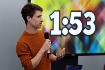 3MT presenter