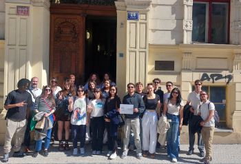 Students outside Czech Central Bank