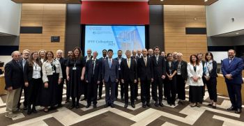 Large group of attendees to Prof Shute's colloquium